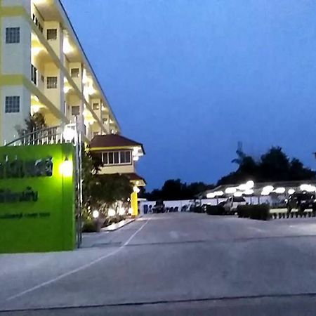 Lor Hon Tai Place Hotel Lopburi Exterior photo